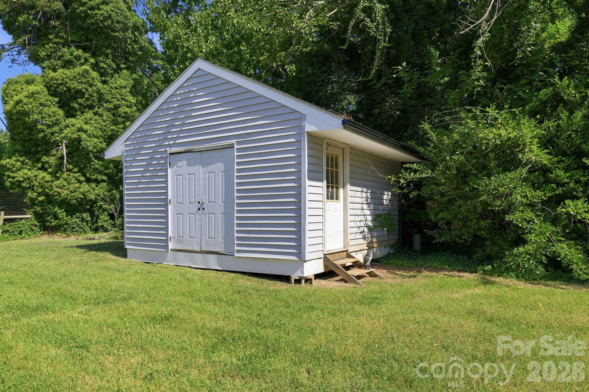 105 Peach Orchard Drive — Greensboro