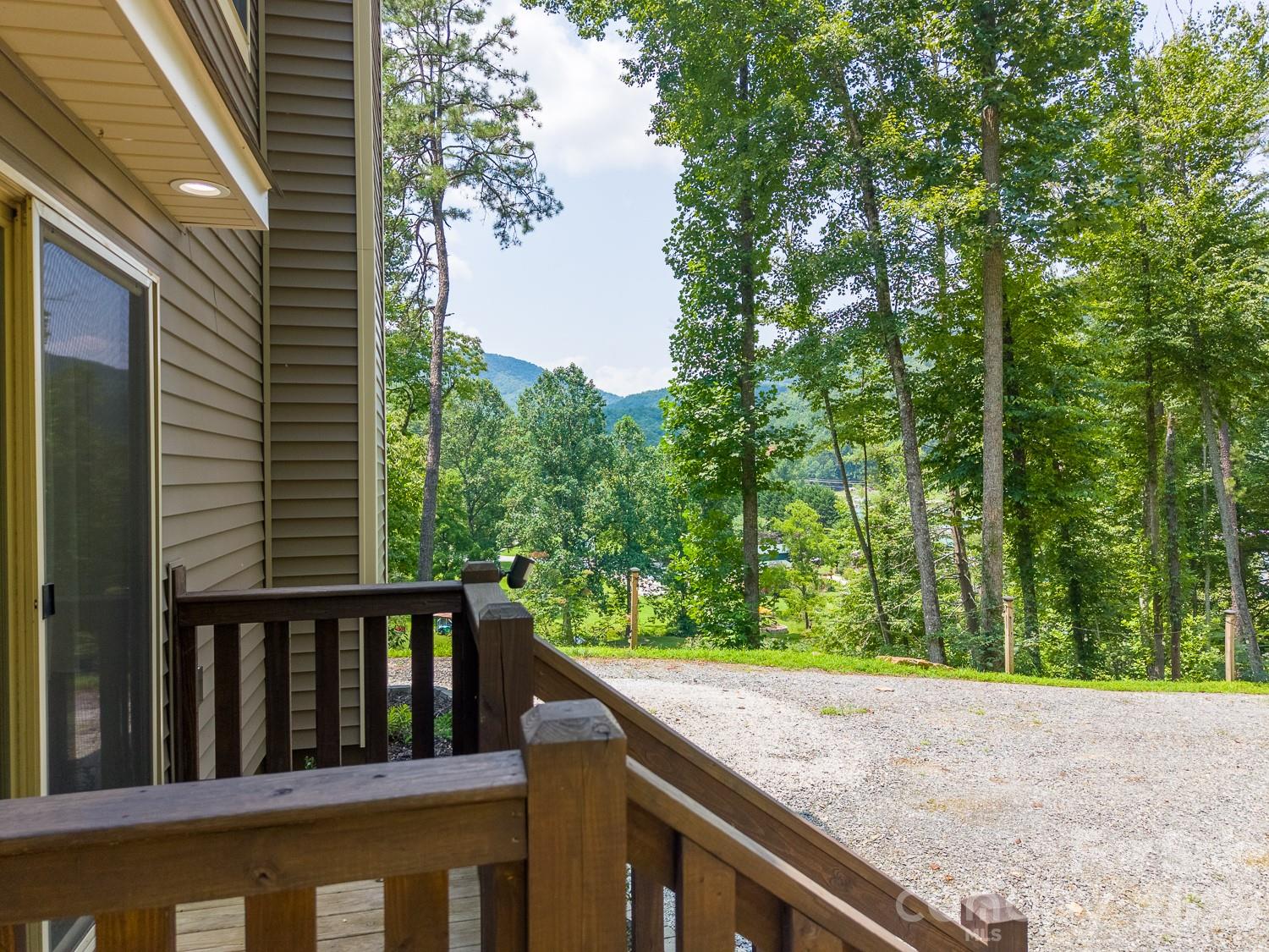 13 Cullsiah Cove Road — Robbinsville