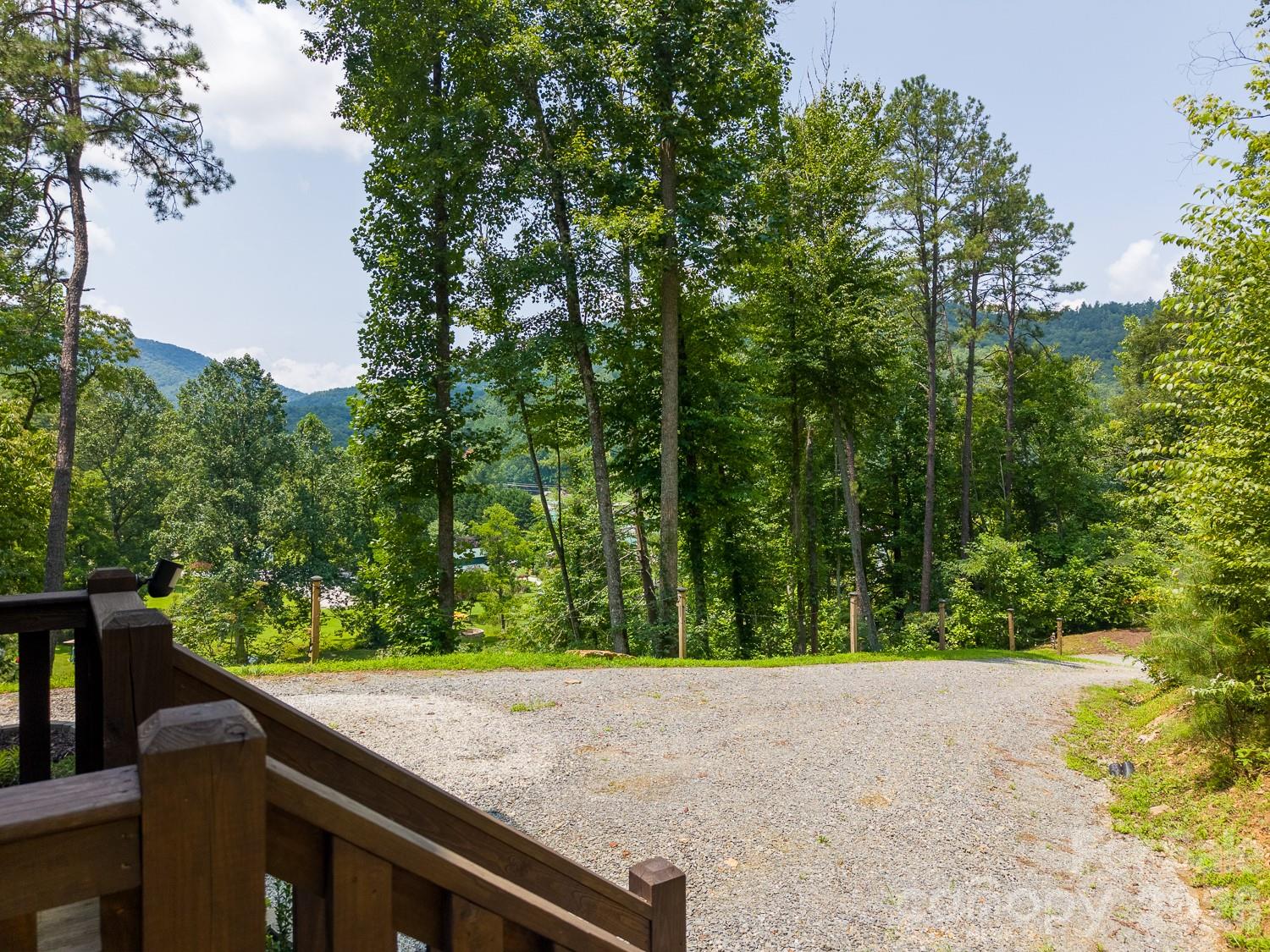 13 Cullsiah Cove Road — Robbinsville