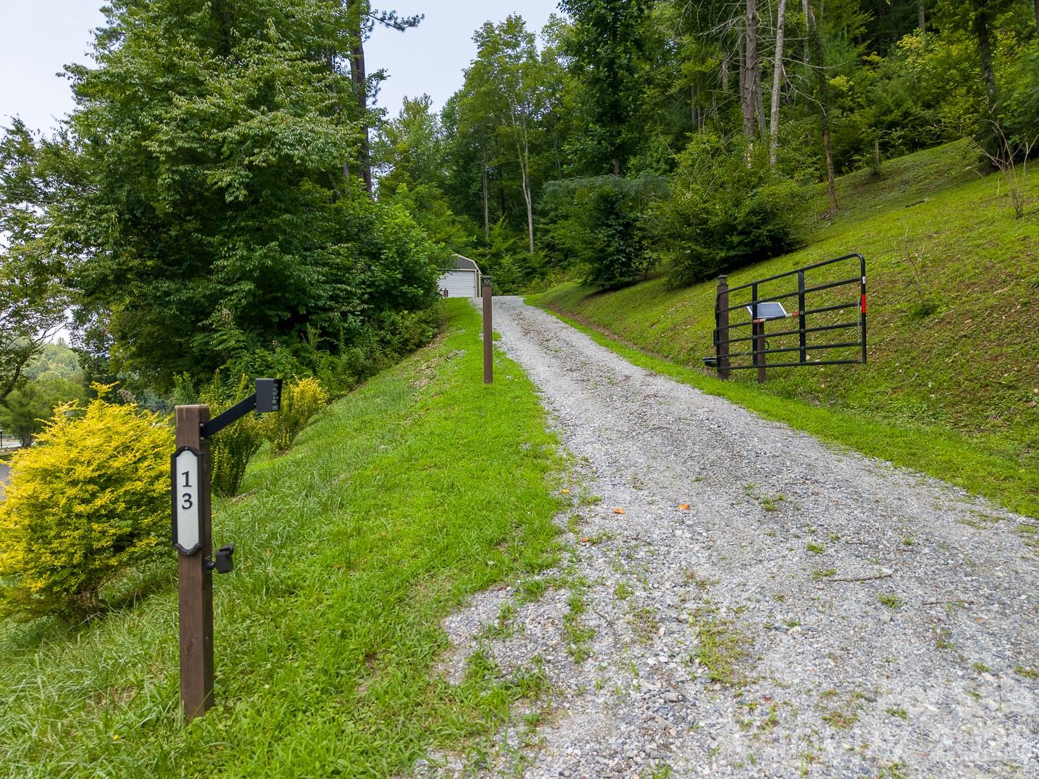 13 Cullsiah Cove Road — Robbinsville