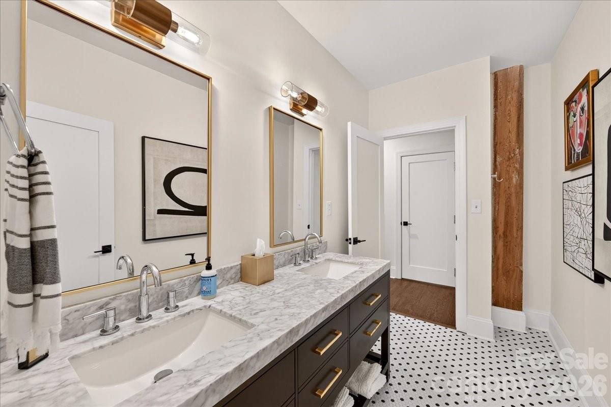 310 Arlington Avenue #221 — Charlotte