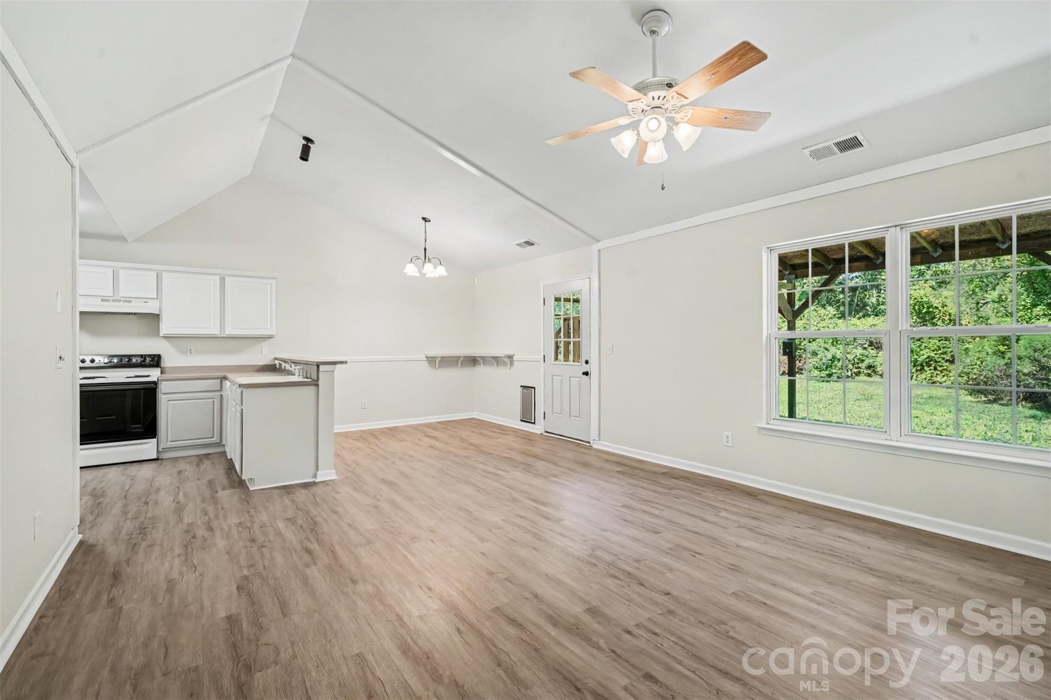 10424 Green Hedge Avenue — Charlotte