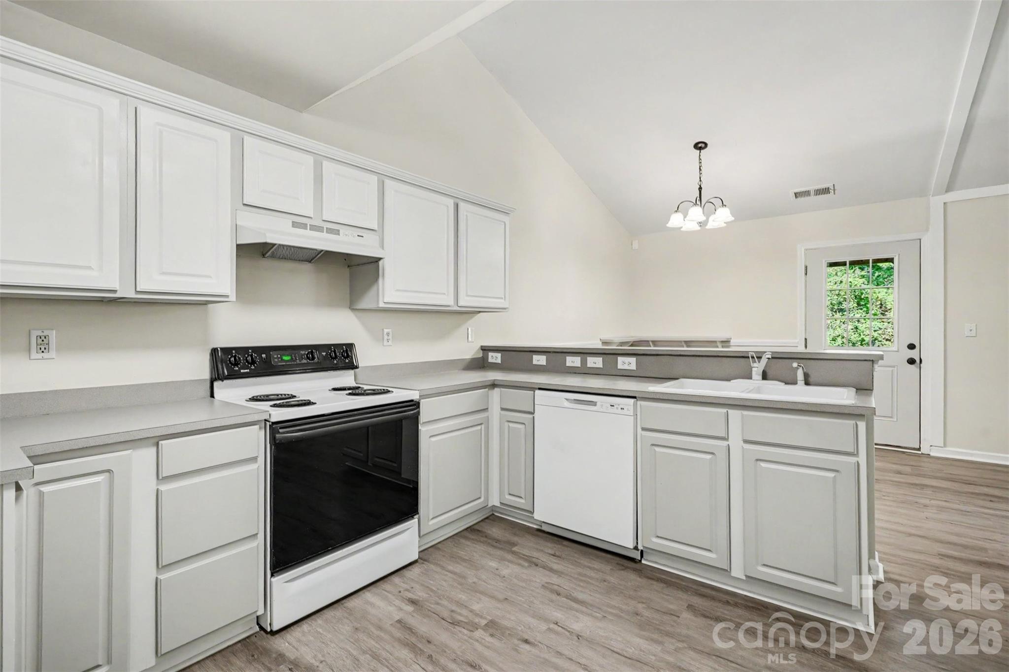 10424 Green Hedge Avenue — Charlotte