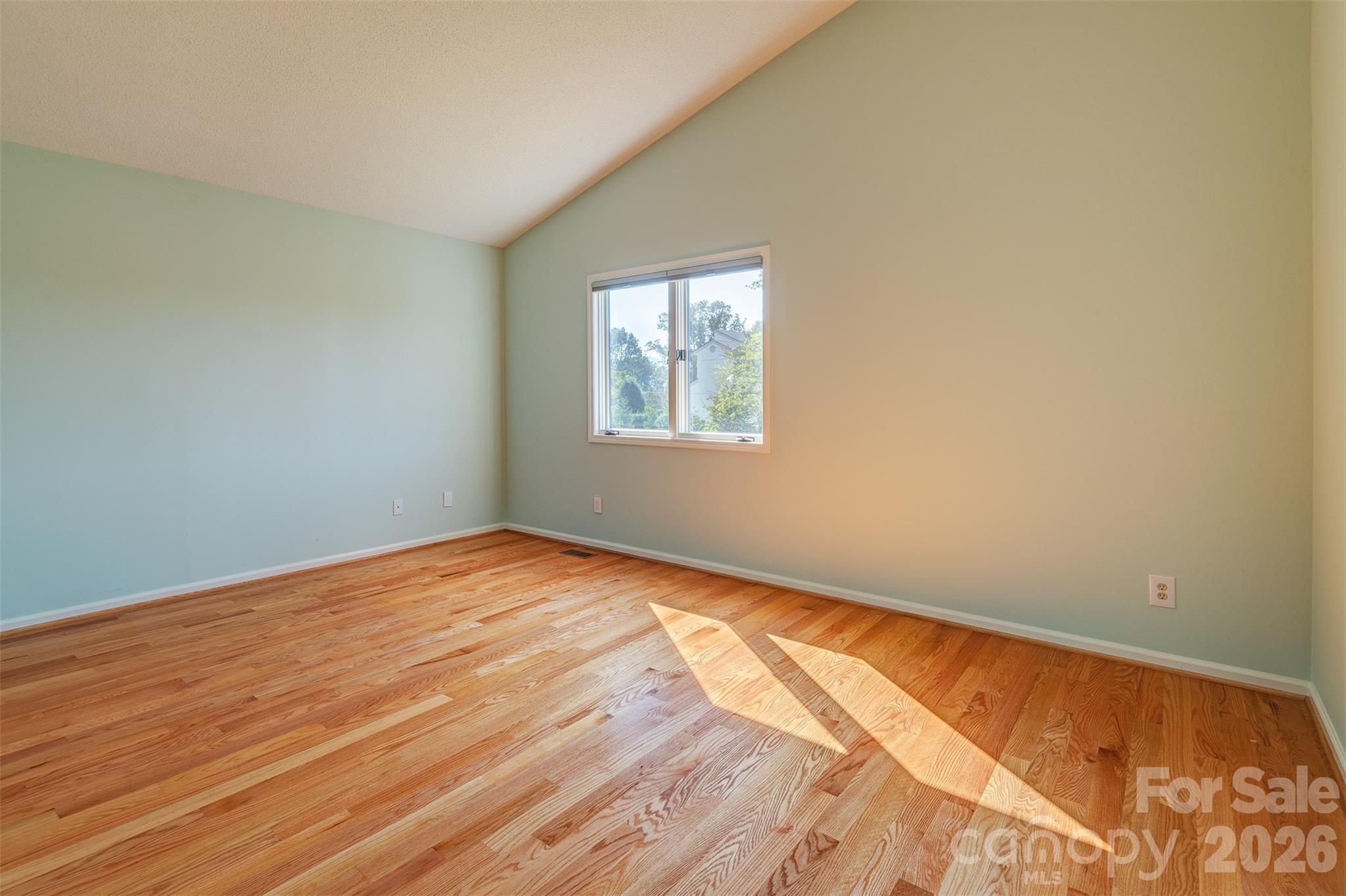 227 Kyfields Road — Weaverville