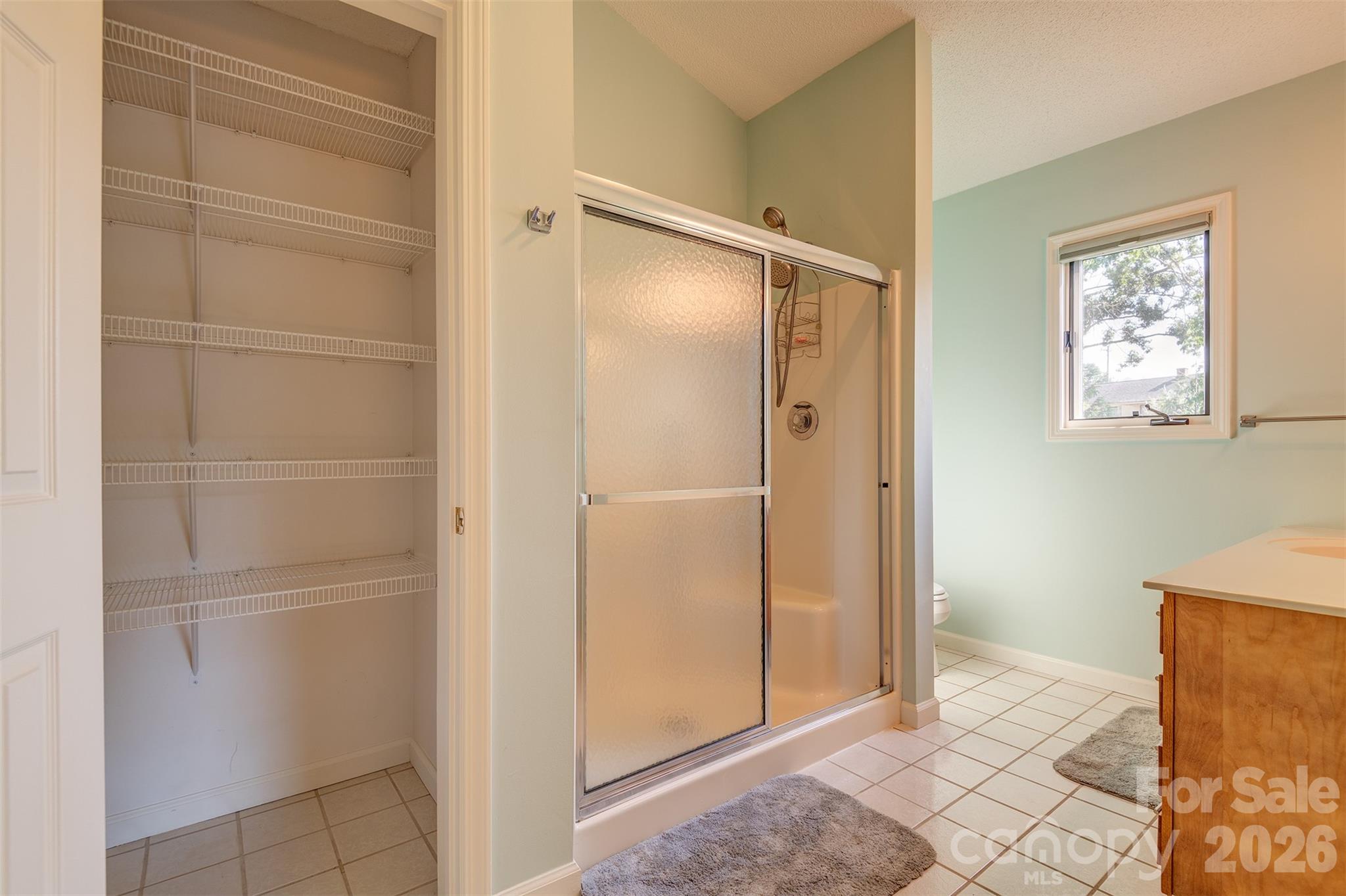 227 Kyfields Road — Weaverville