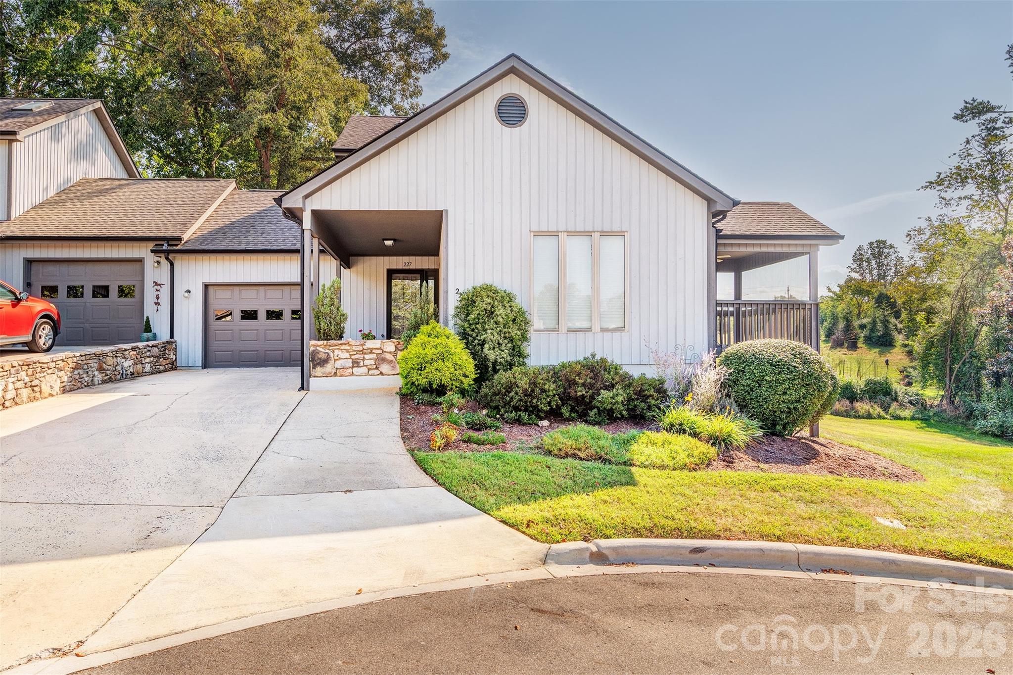 227 Kyfields Road — Weaverville