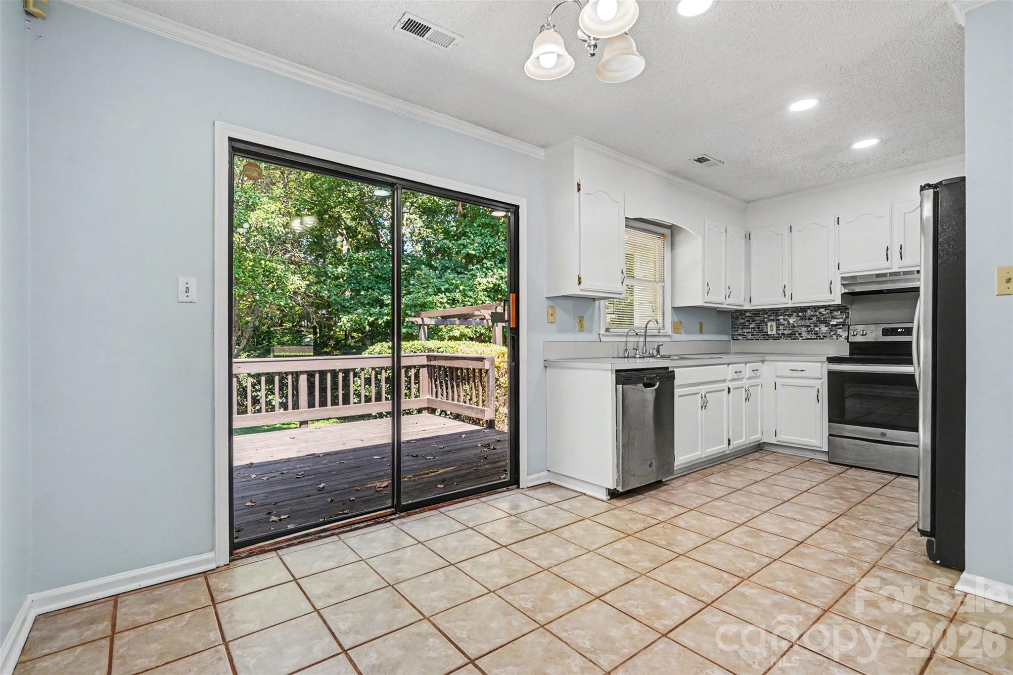 7225 Mcteal Place — Charlotte