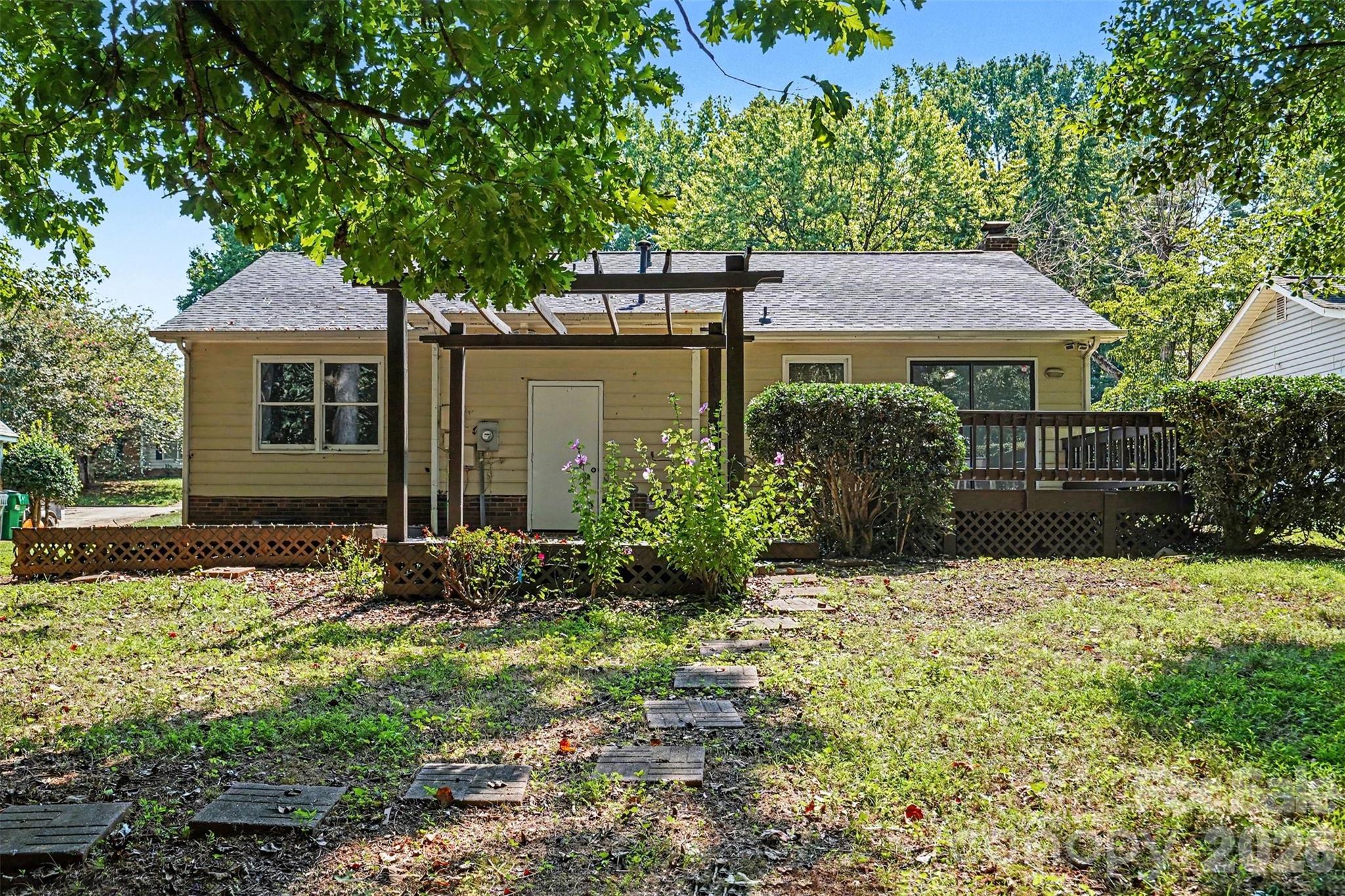 7225 Mcteal Place — Charlotte