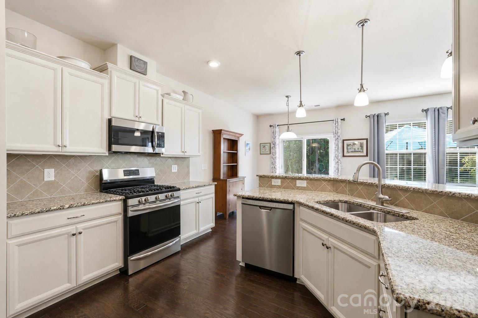 15931 Harbor Hill Drive — Charlotte