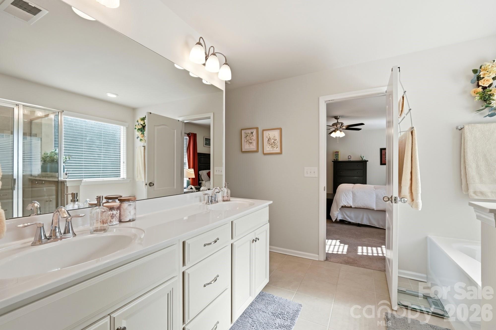 15931 Harbor Hill Drive — Charlotte