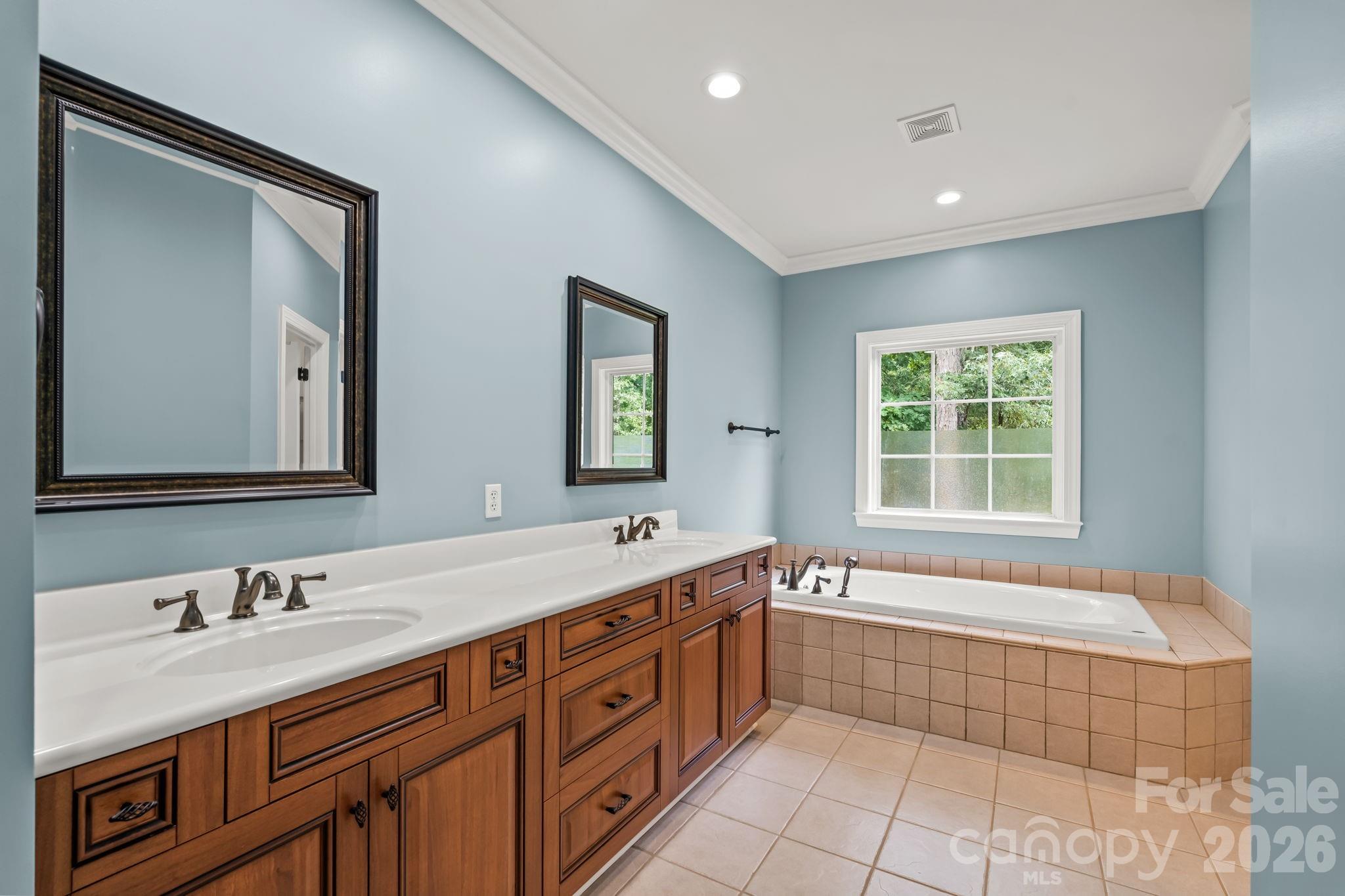 3321 Lower Lake Road — Thomasville