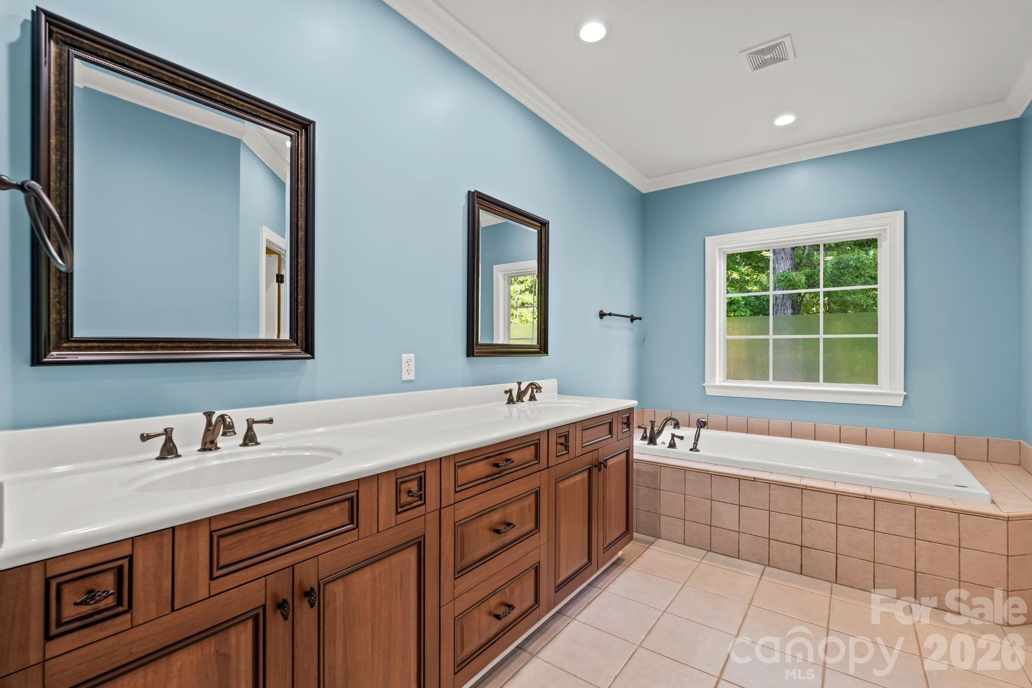 3321 Lower Lake Road — Thomasville