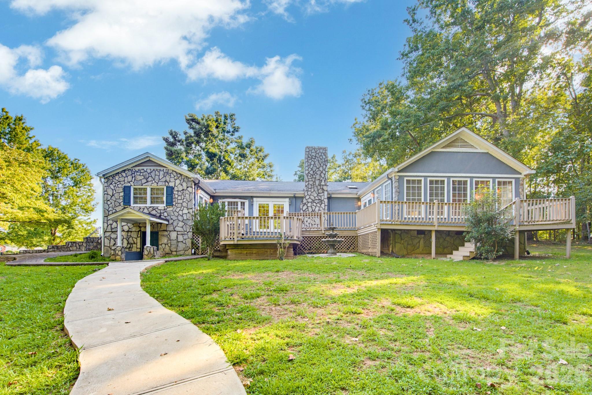 1011 Tarlton Drive — Shelby