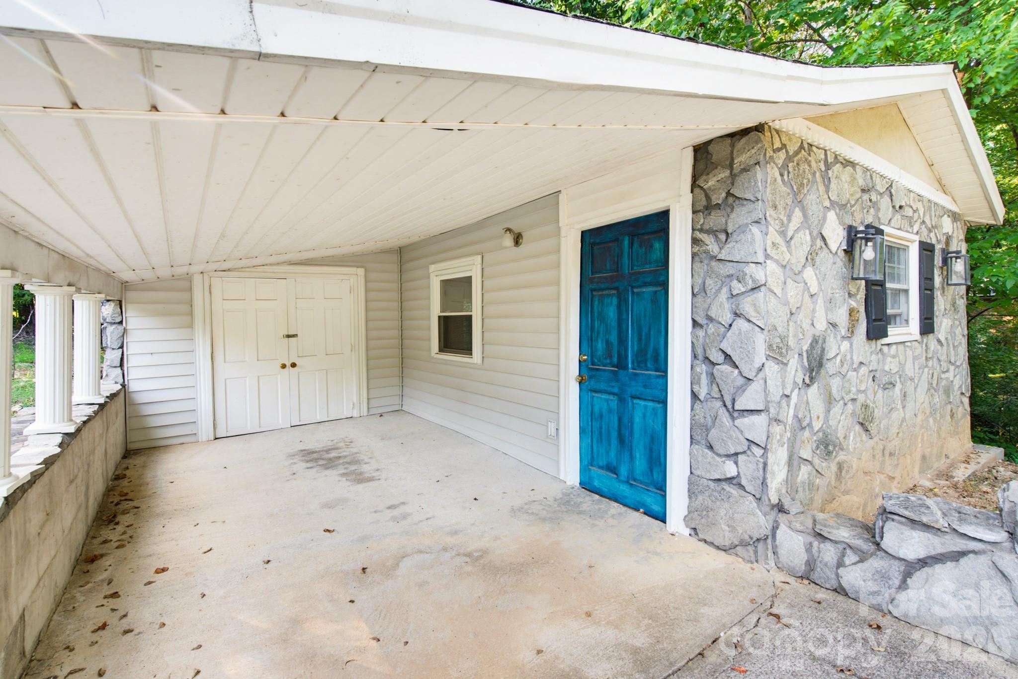 1011 Tarlton Drive — Shelby