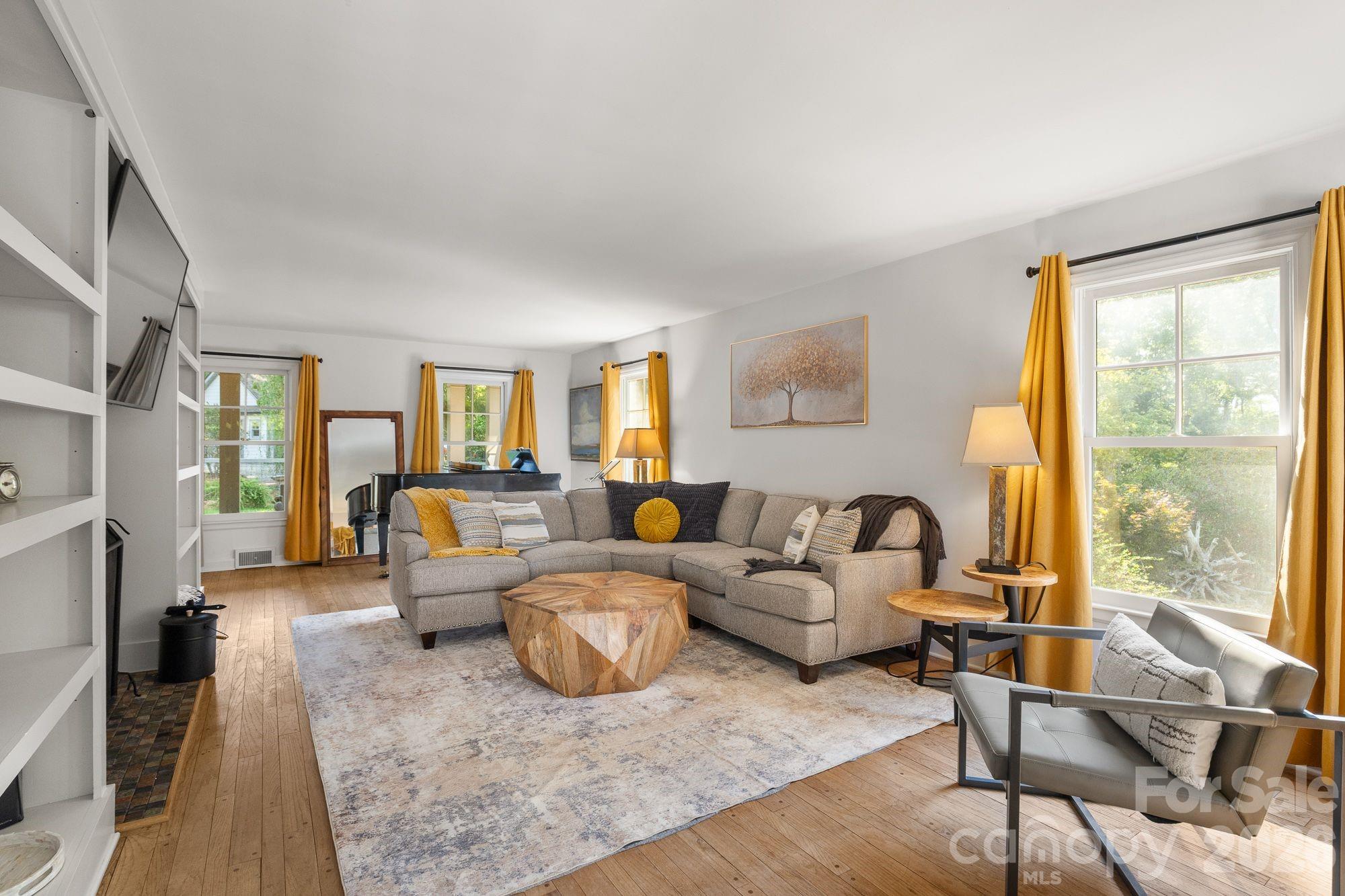 1 Orchid Lane — Asheville