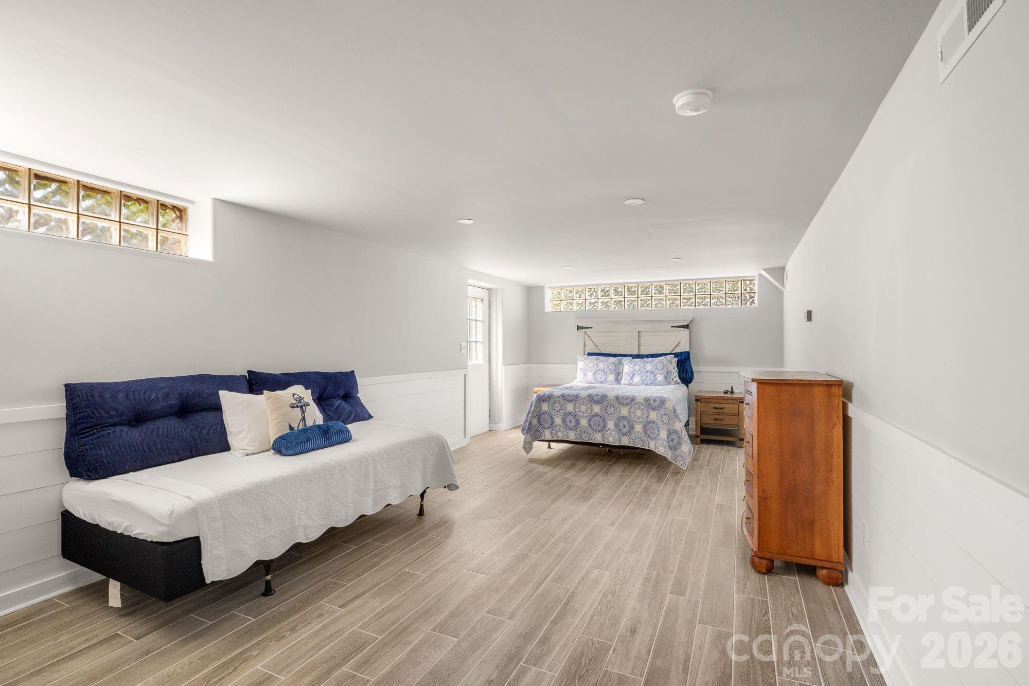 1 Orchid Lane — Asheville