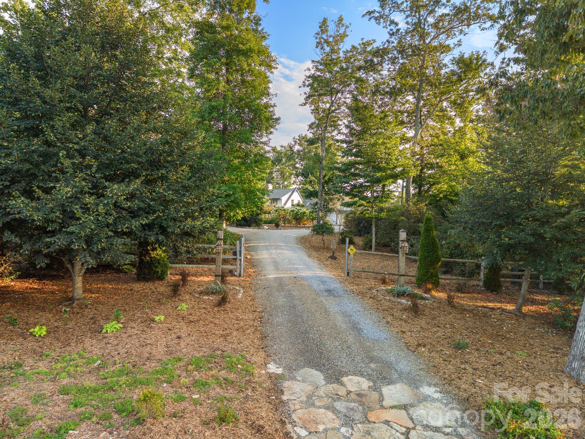 1 Orchid Lane — Asheville