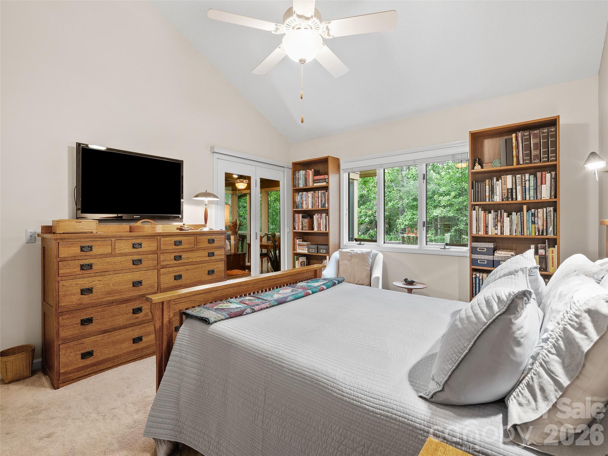 405 Red Oak Drive — Hendersonville