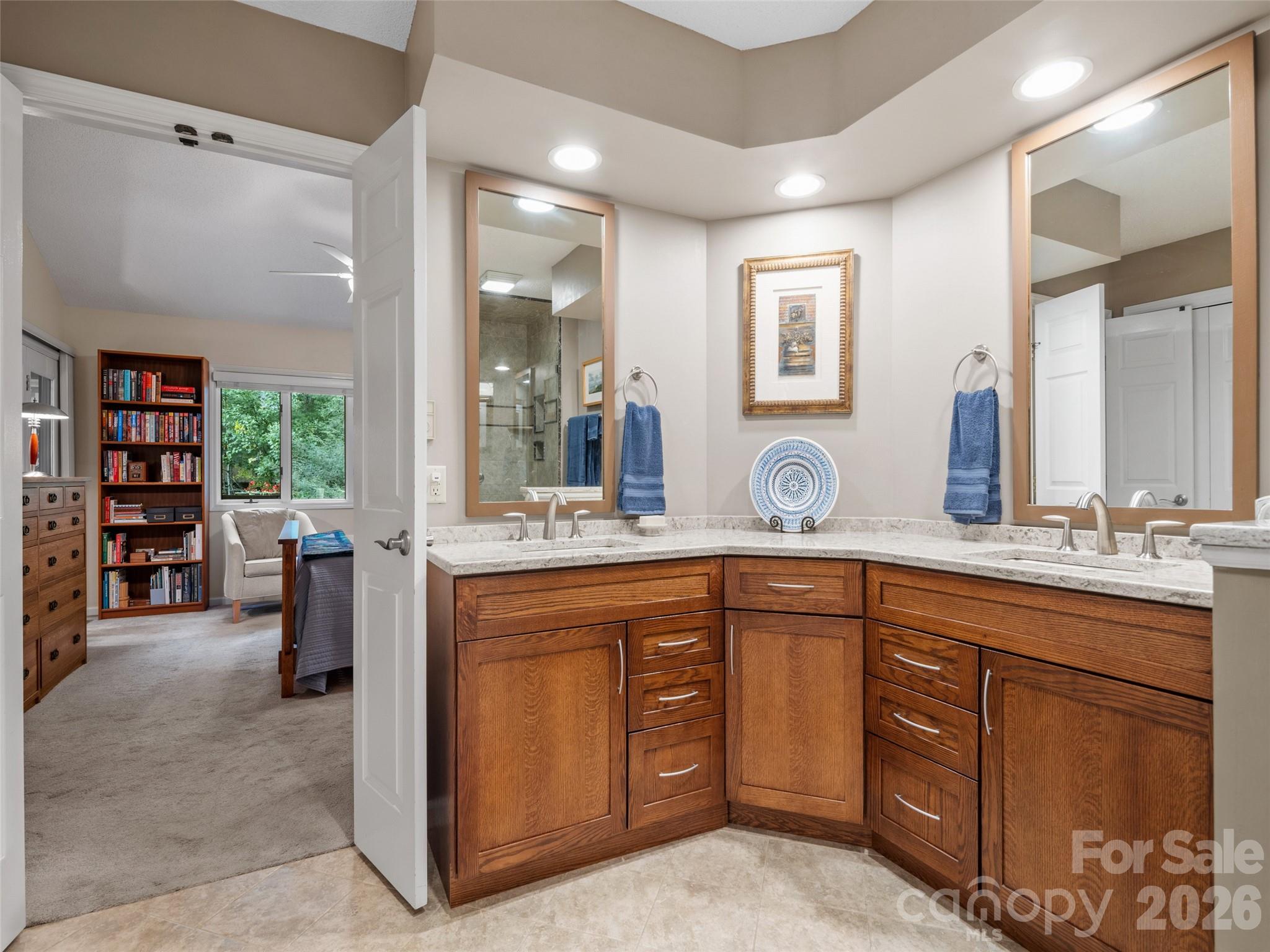 405 Red Oak Drive — Hendersonville
