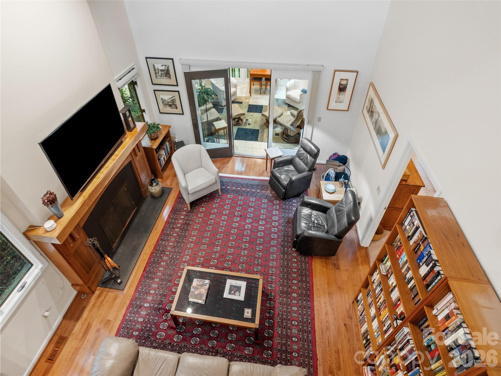 405 Red Oak Drive — Hendersonville