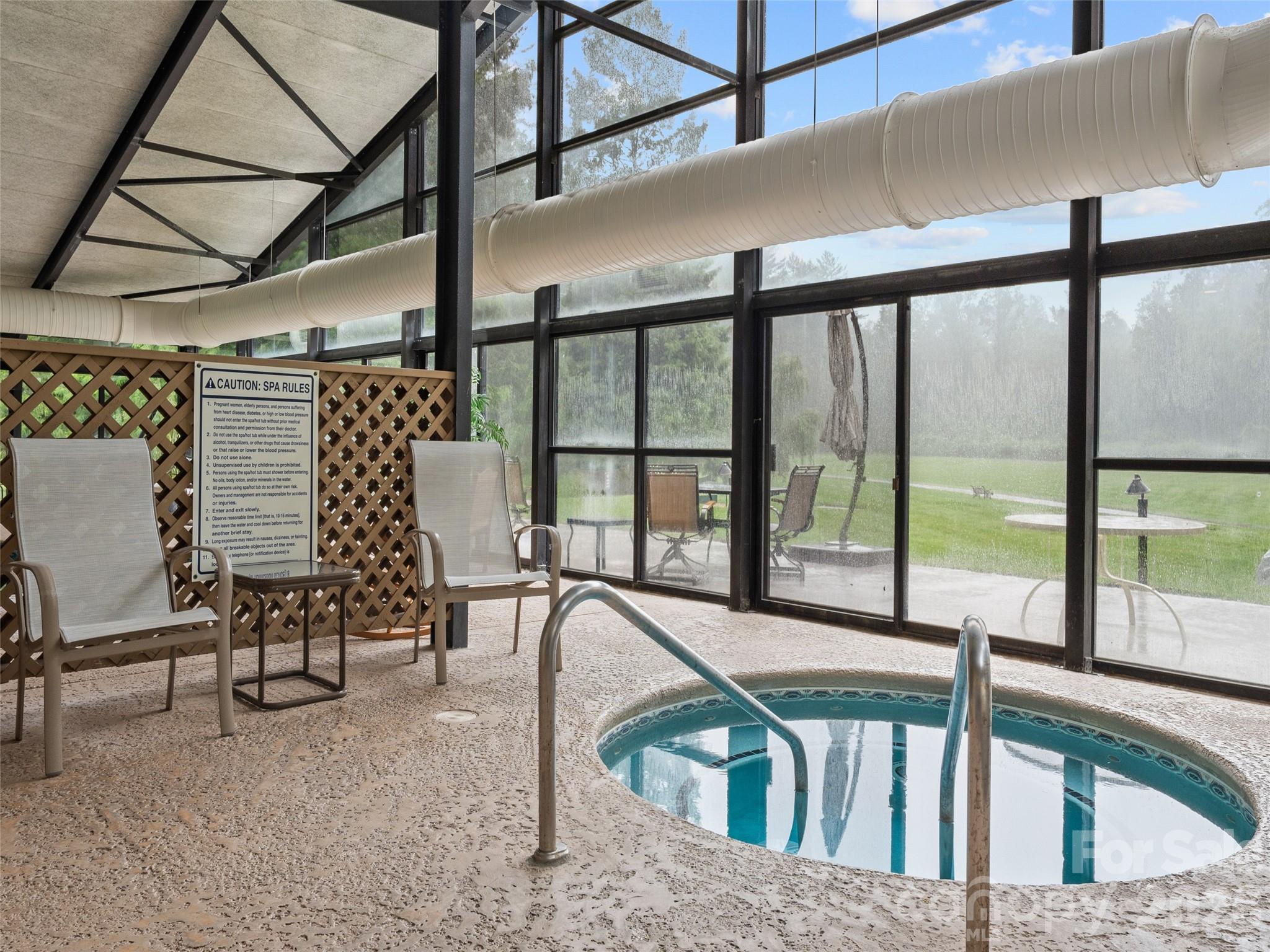 405 Red Oak Drive — Hendersonville