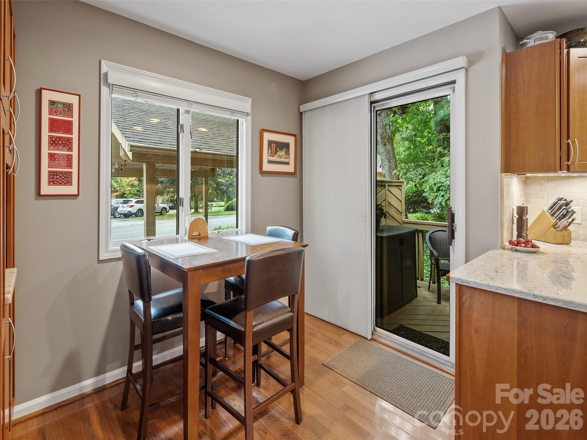405 Red Oak Drive — Hendersonville