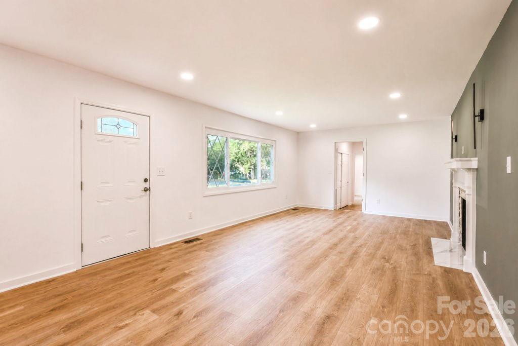 300 King Street — Monroe