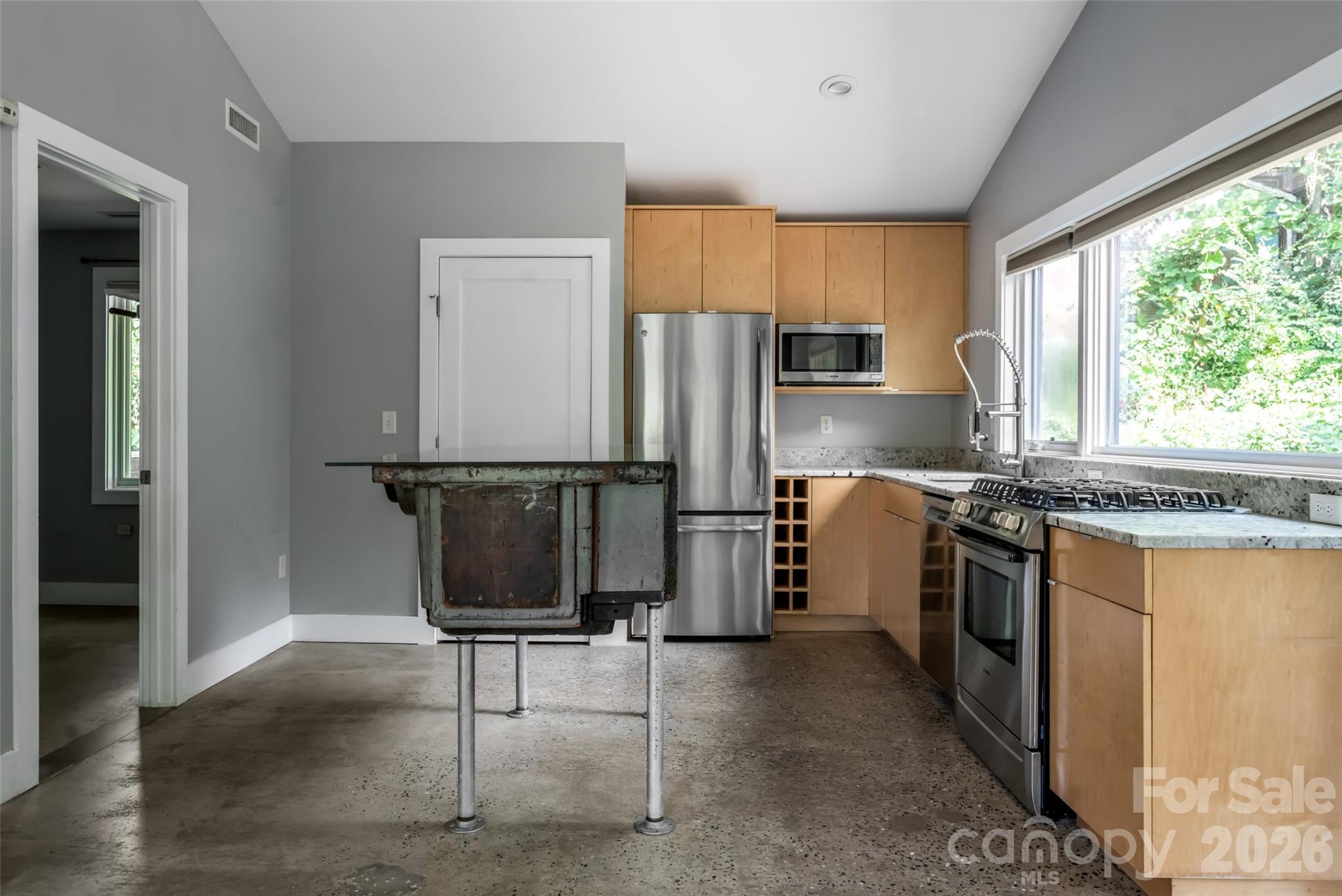 82 Mount Clare Avenue — Asheville