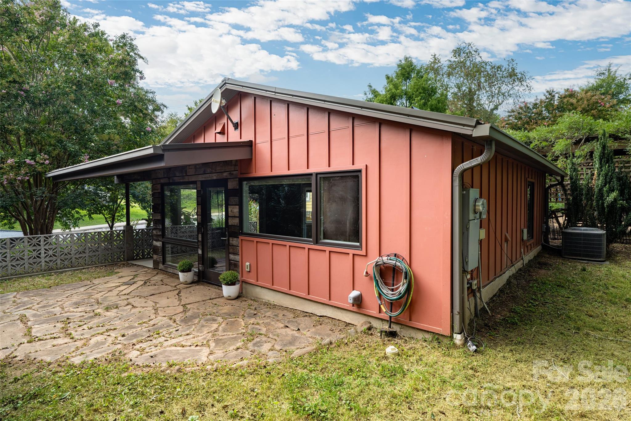 82 Mount Clare Avenue — Asheville