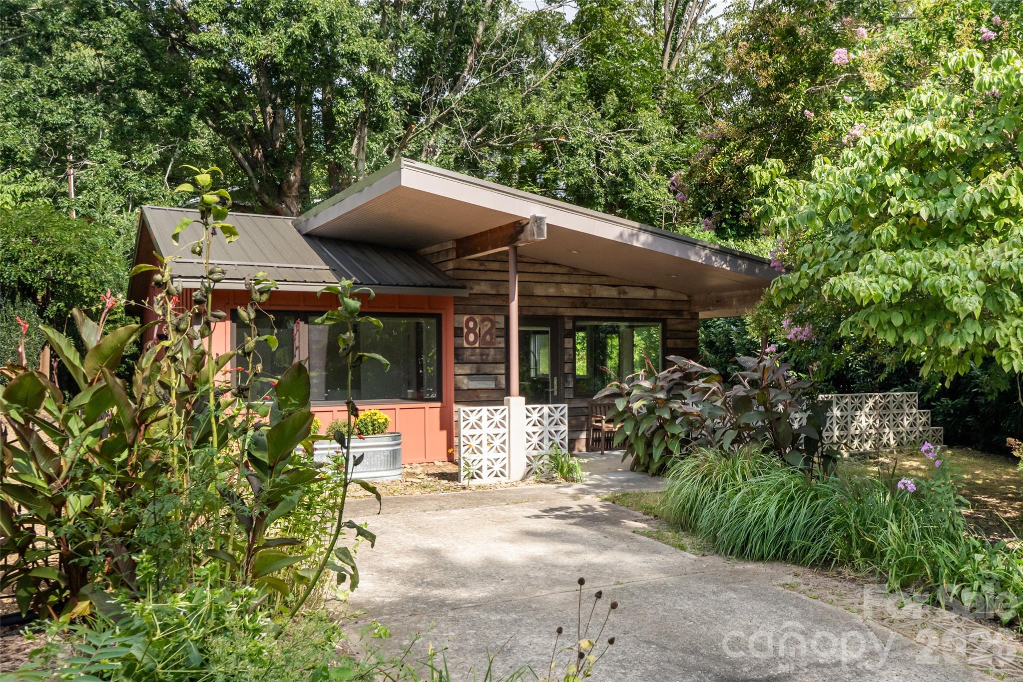 82 Mount Clare Avenue — Asheville
