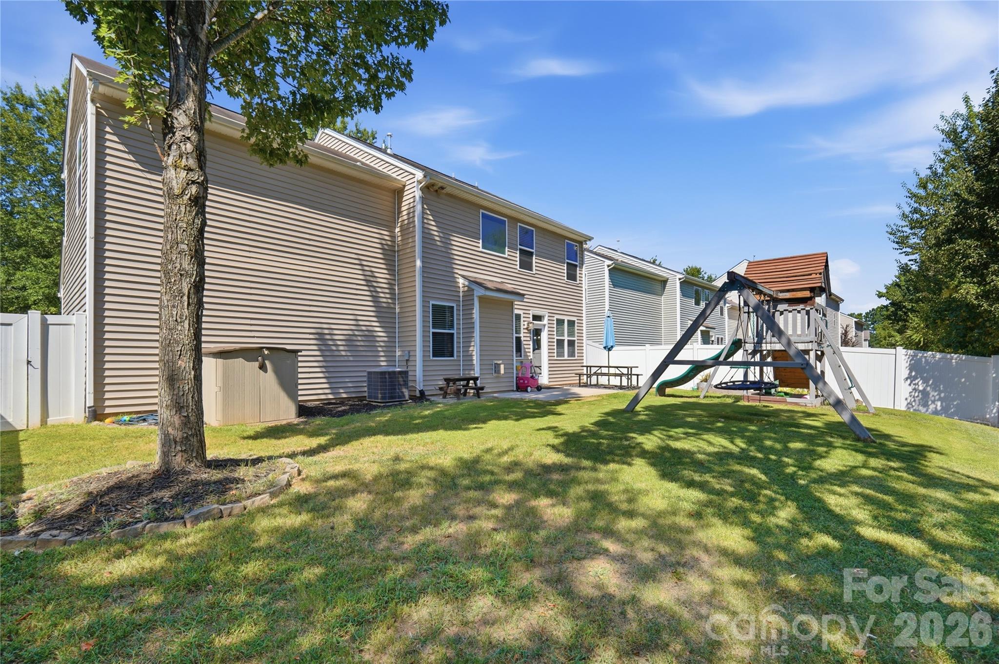17120 Caldwell Track Drive — Huntersville