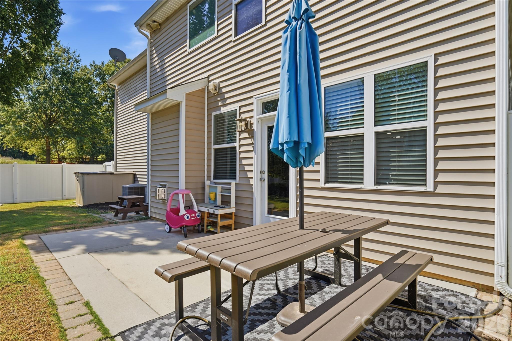 17120 Caldwell Track Drive — Huntersville