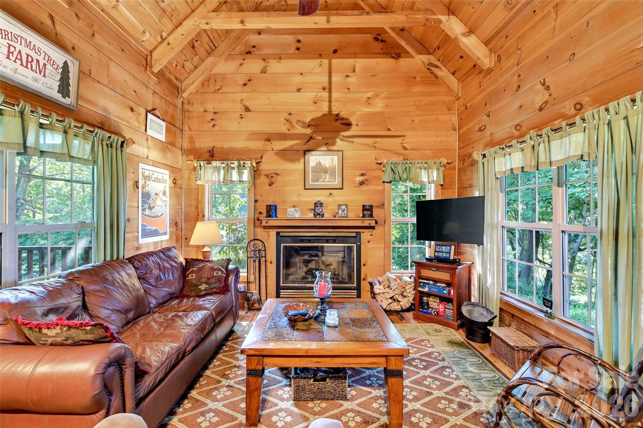 10 Camp Elliott Road — Black Mountain