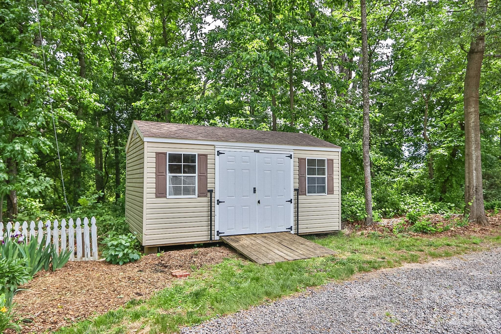4844 Saint Paul Church Road — Hamptonville