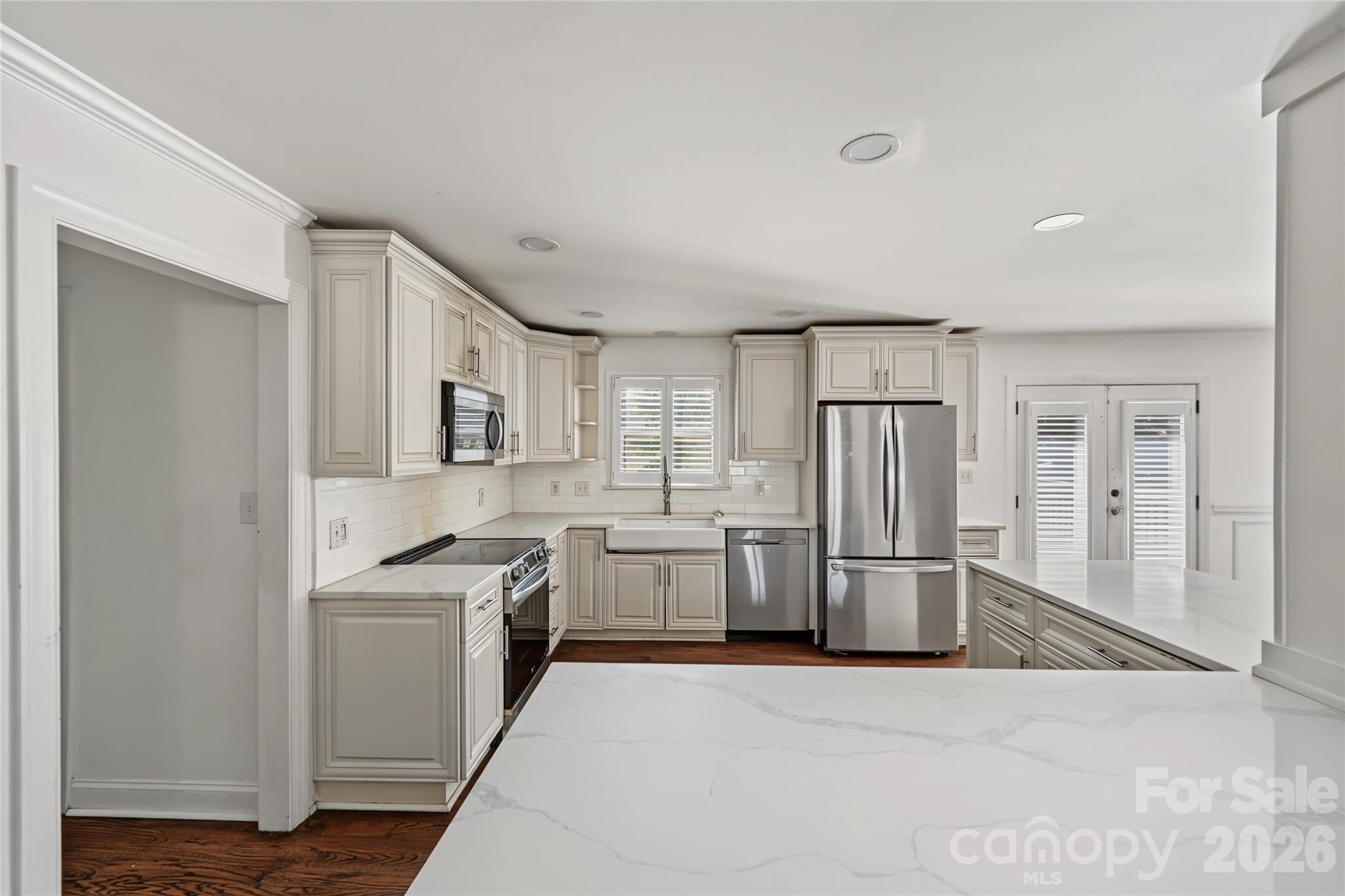 3453 Selwyn Avenue — Charlotte