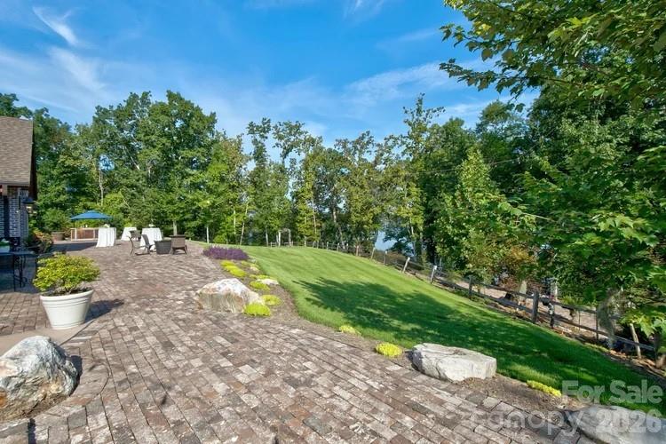 4223 Cedar Creek Road — Lancaster