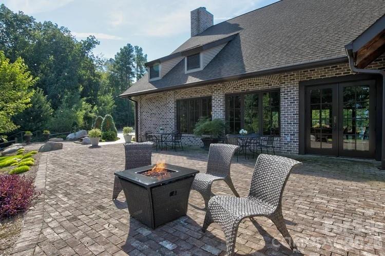 4223 Cedar Creek Road — Lancaster