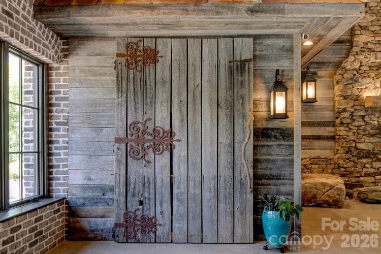 4223 Cedar Creek Road — Lancaster