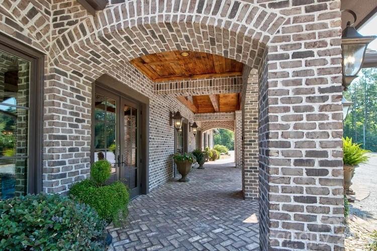 4223 Cedar Creek Road — Lancaster