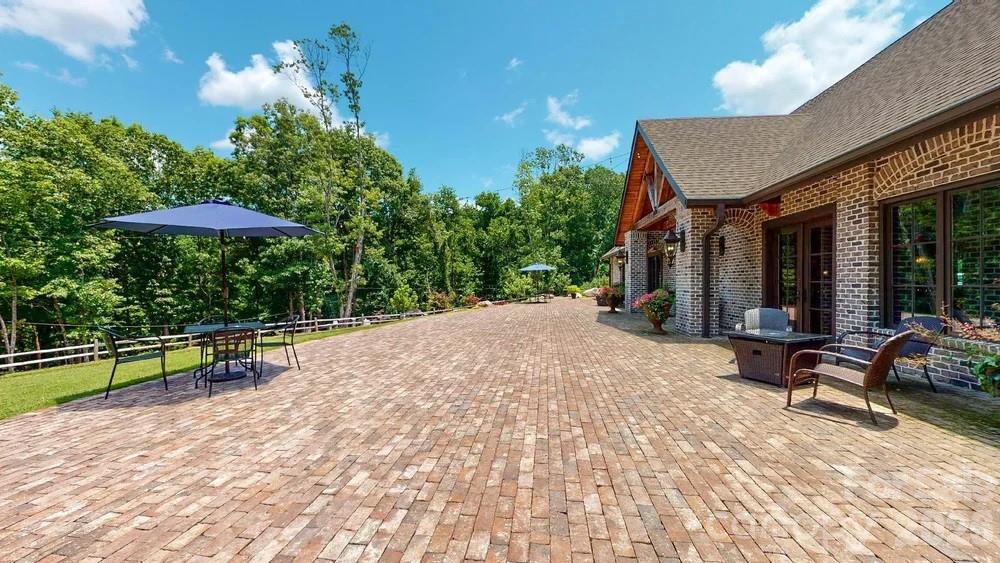 4223 Cedar Creek Road — Lancaster