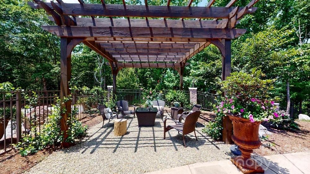 4223 Cedar Creek Road — Lancaster