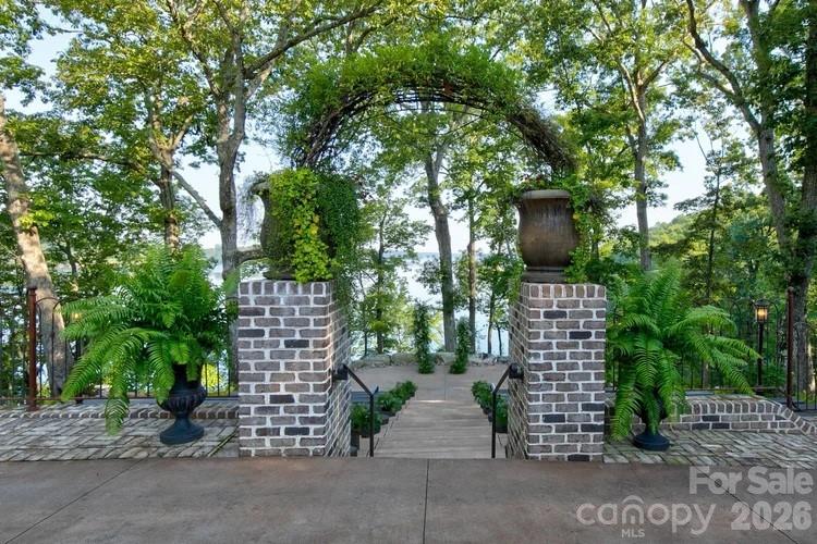 4223 Cedar Creek Road — Lancaster