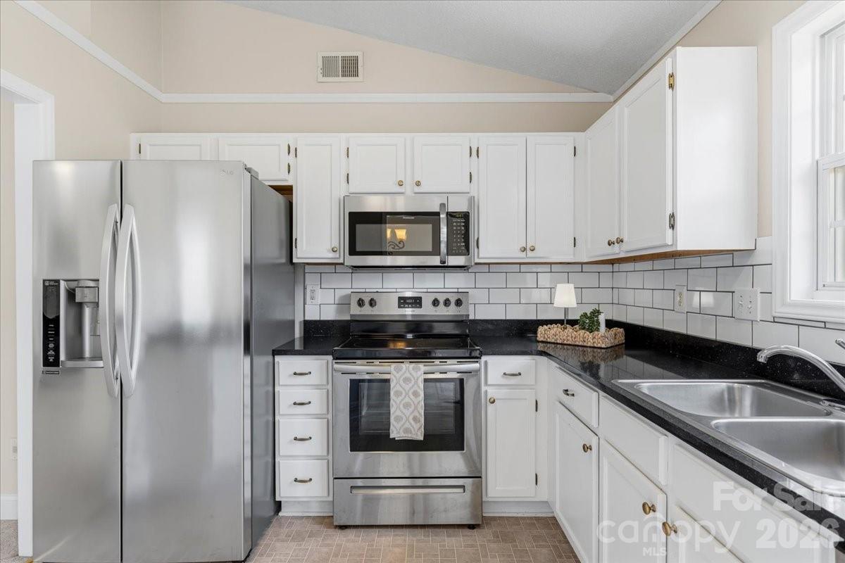 136 Morgan Trace Drive SW — Valdese