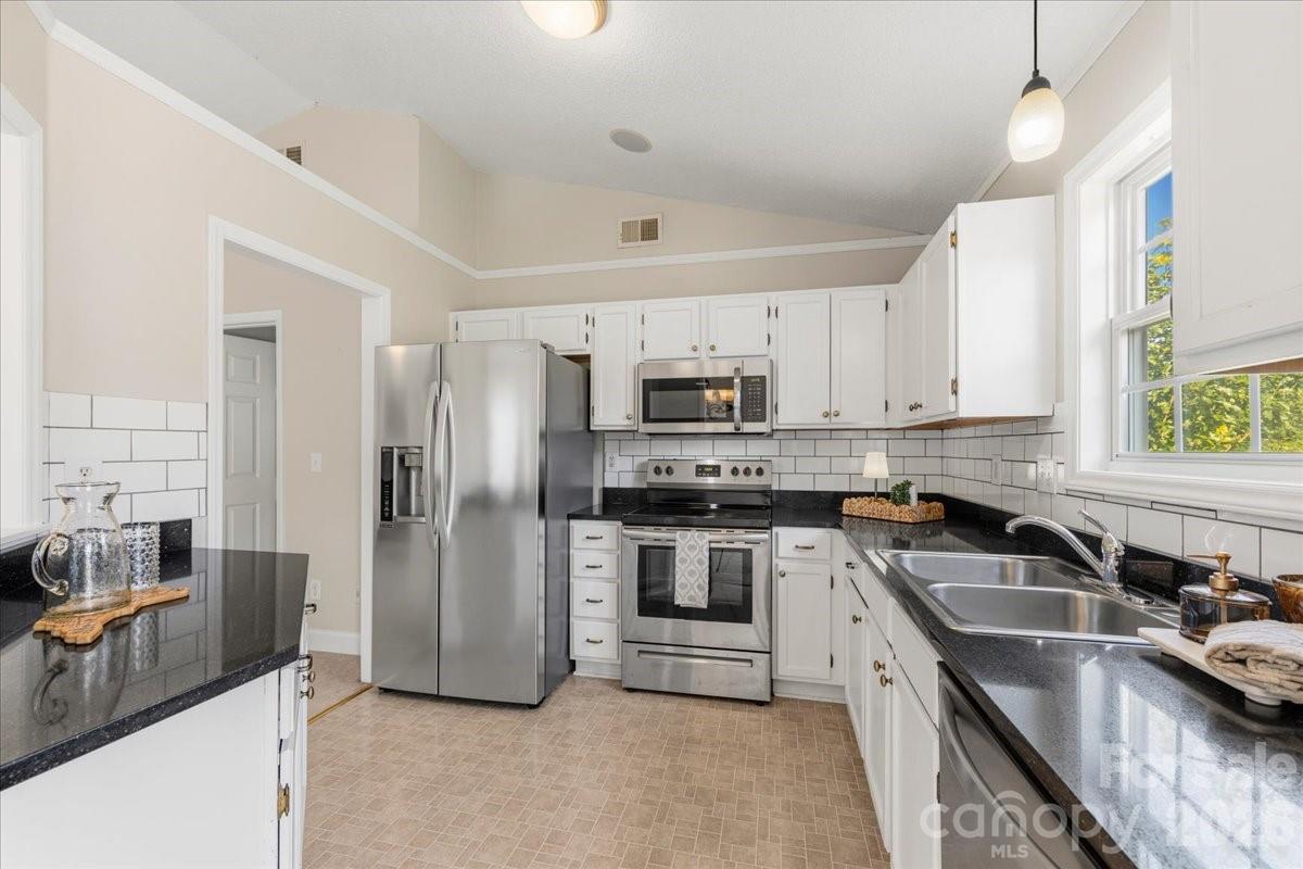 136 Morgan Trace Drive SW — Valdese