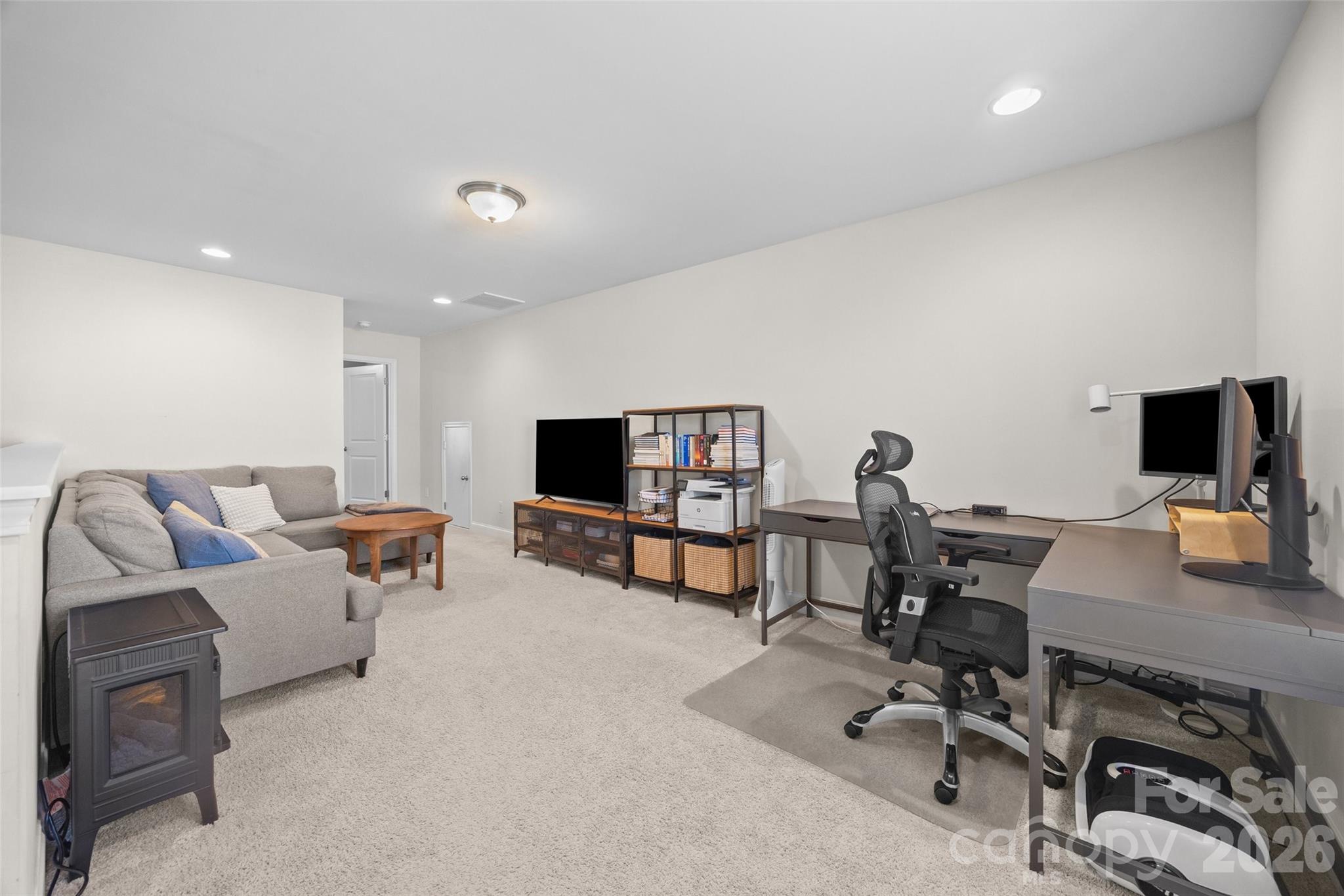 7063 Chrysanthemum Road — Lancaster