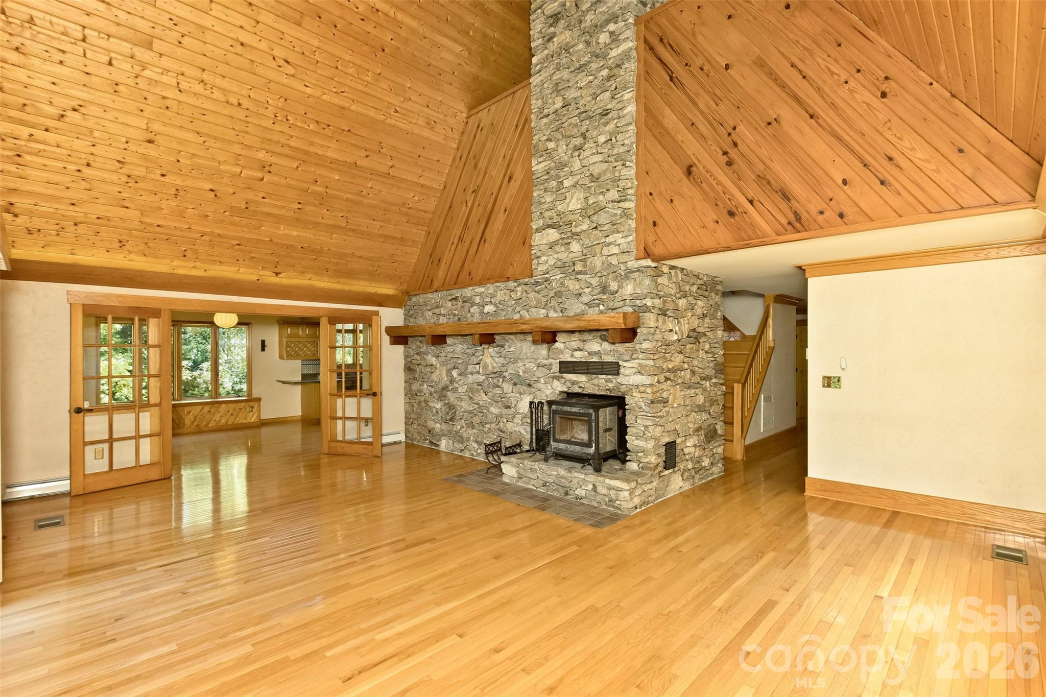 16 Spruce Way — Fairview