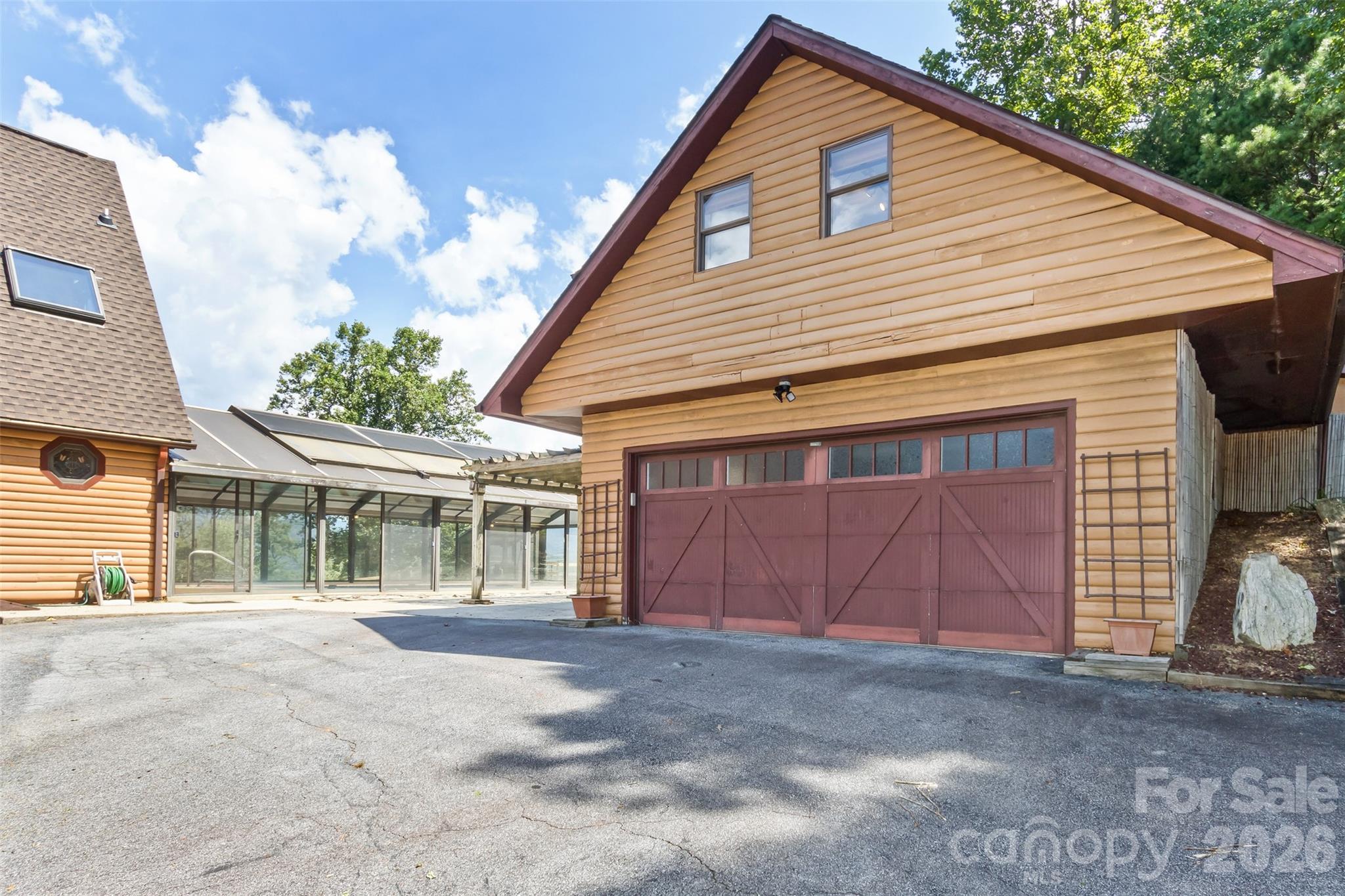 16 Spruce Way — Fairview