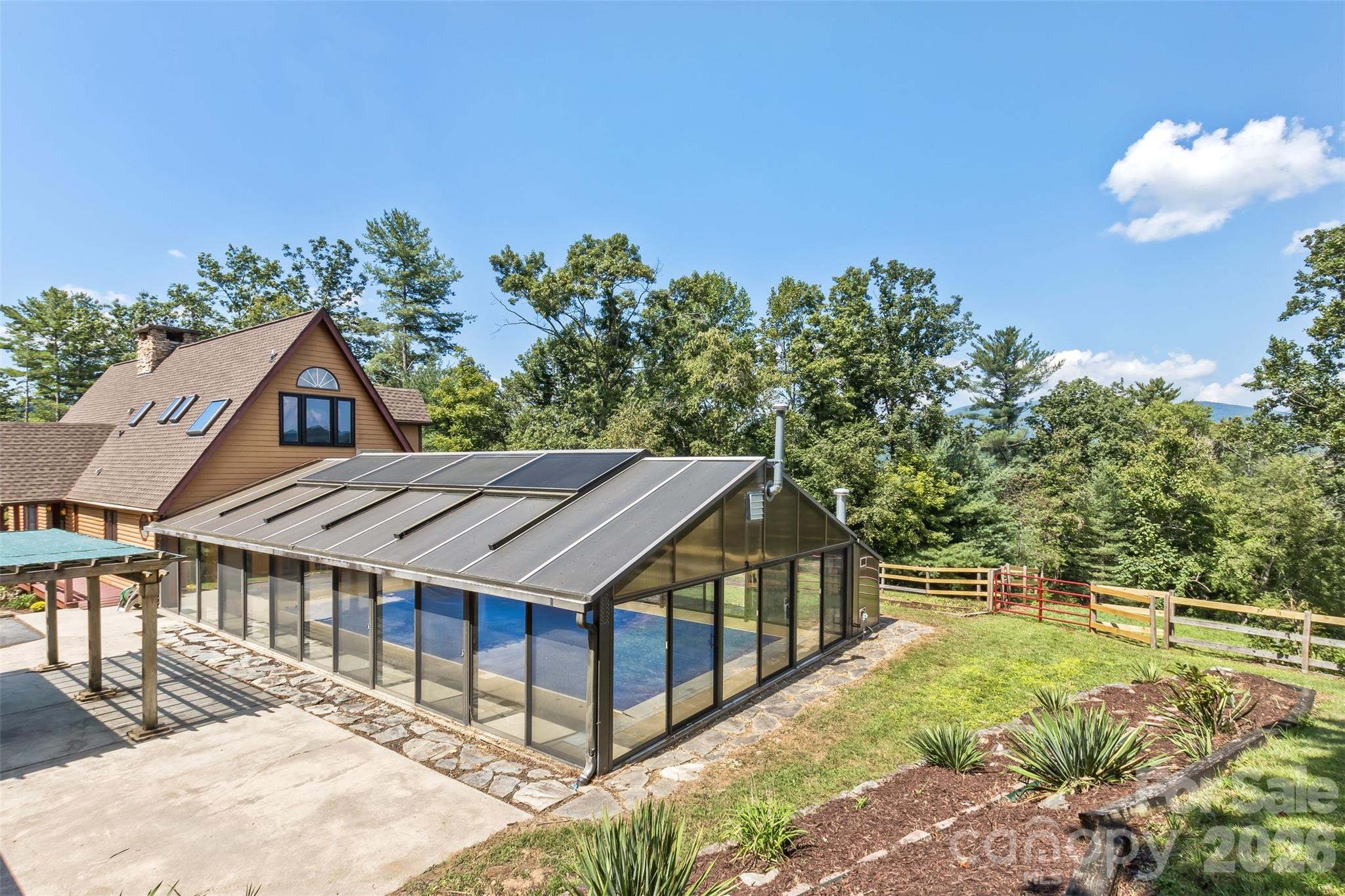16 Spruce Way — Fairview