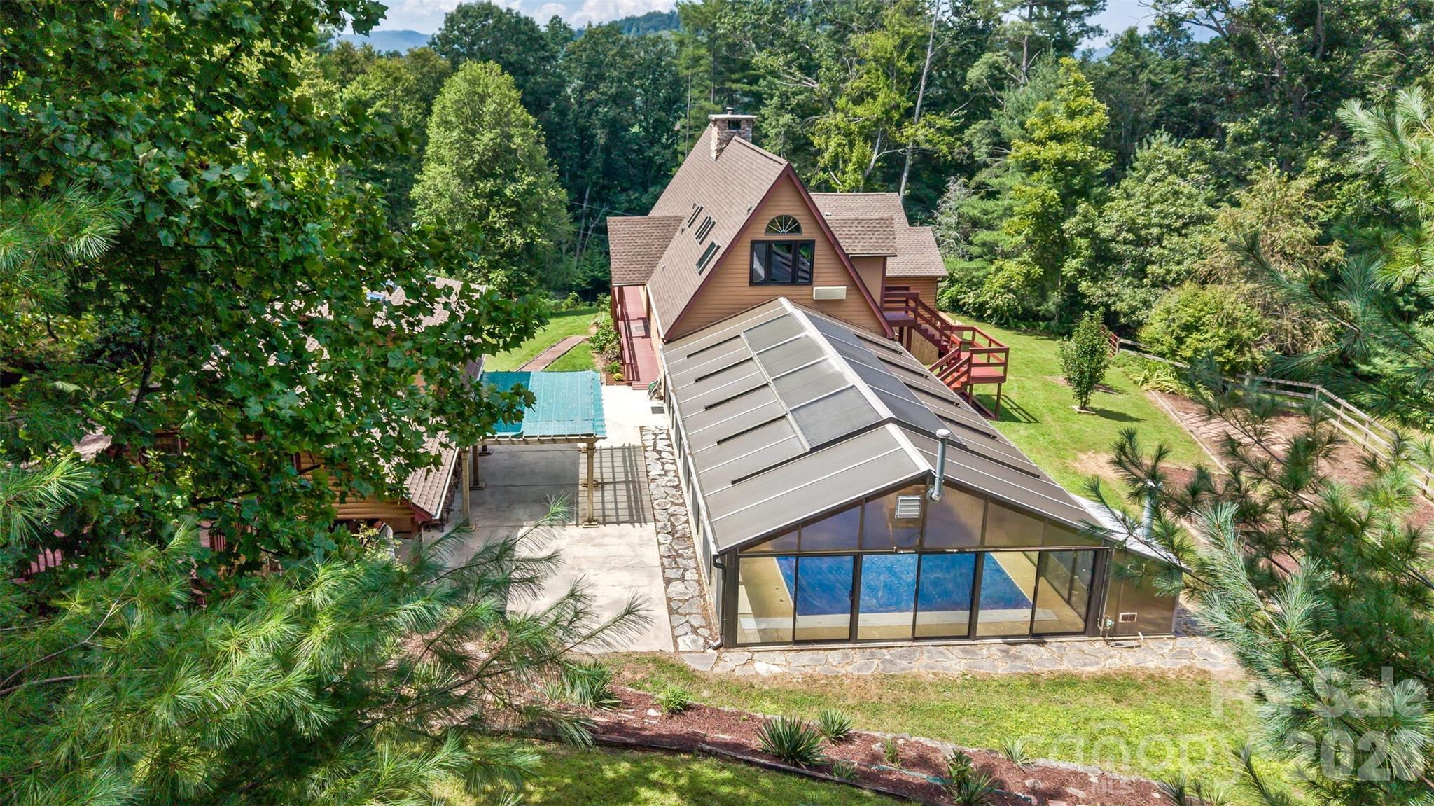 16 Spruce Way — Fairview