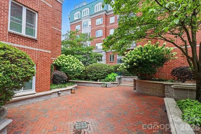 401 N Church Street #607 — Charlotte